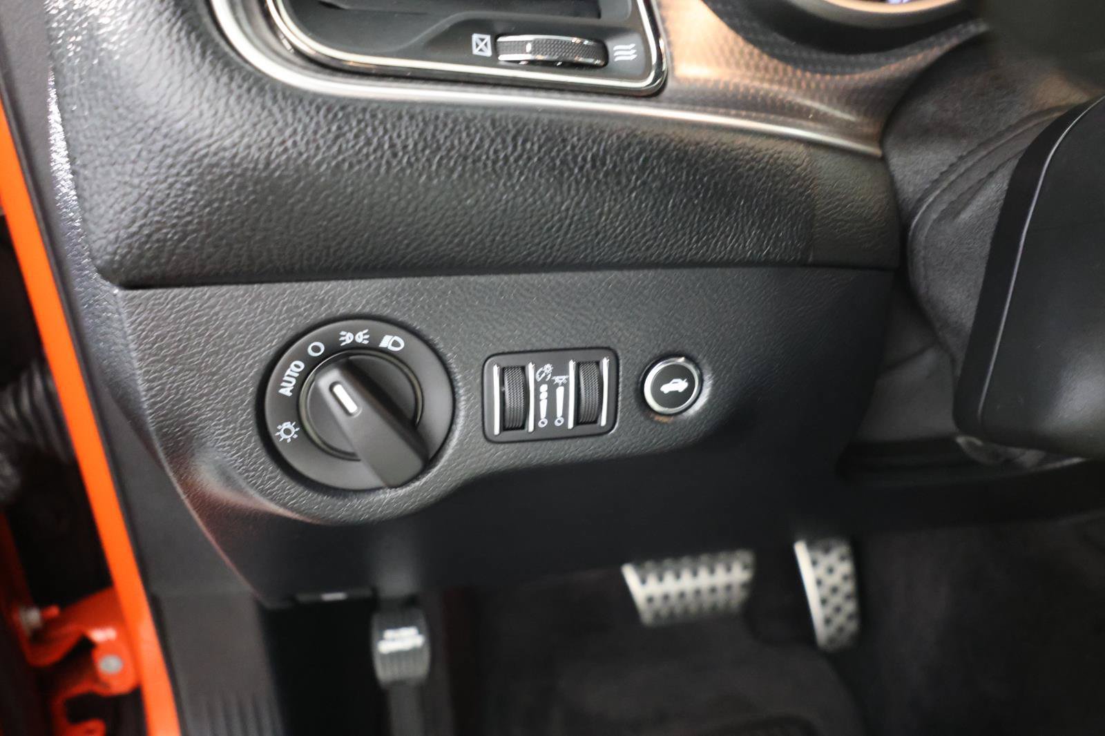 Used 2017 Dodge Challenger SRT Hellcat RWD image 21