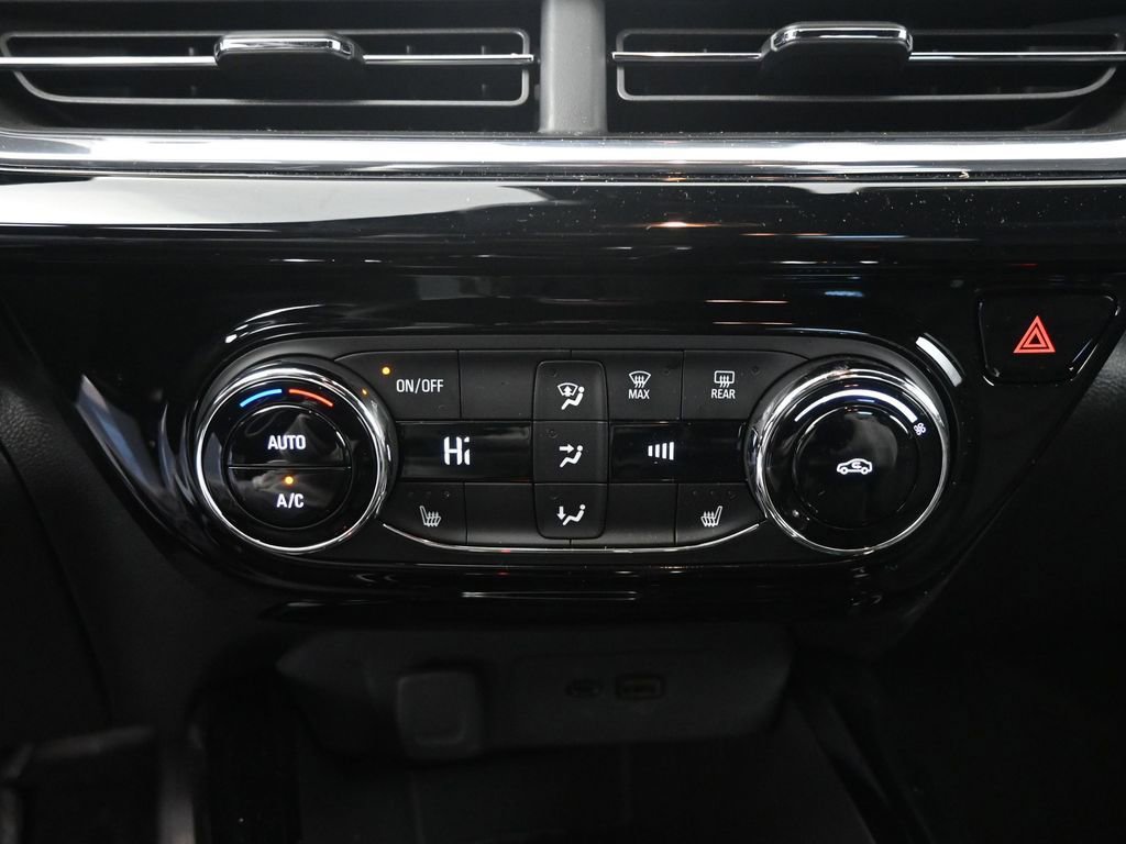 Certified 2026 Chevrolet Trax RS w/ Driver Confidence Package image 31