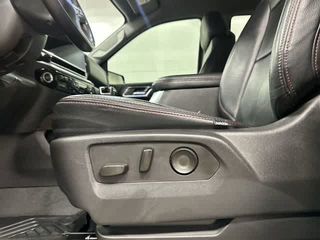 Used 2023 Chevrolet Silverado 1500 LT Trail Boss w/ LPO, Dark Essentials Package AWD/4WD image 27