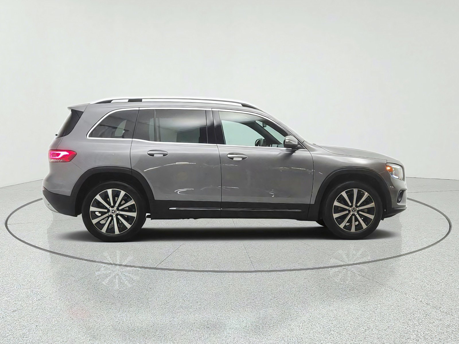 Used 2022 Mercedes-Benz GLB 250 image 4