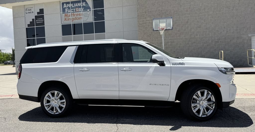 Used 2022 Chevrolet Suburban High Country AWD/4WD image 5