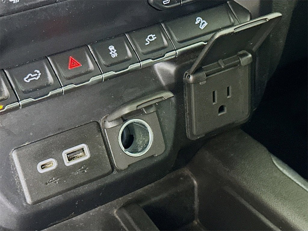 Used 2020 GMC Sierra 1500 SLT w/ SLT Premium Plus Package image 32