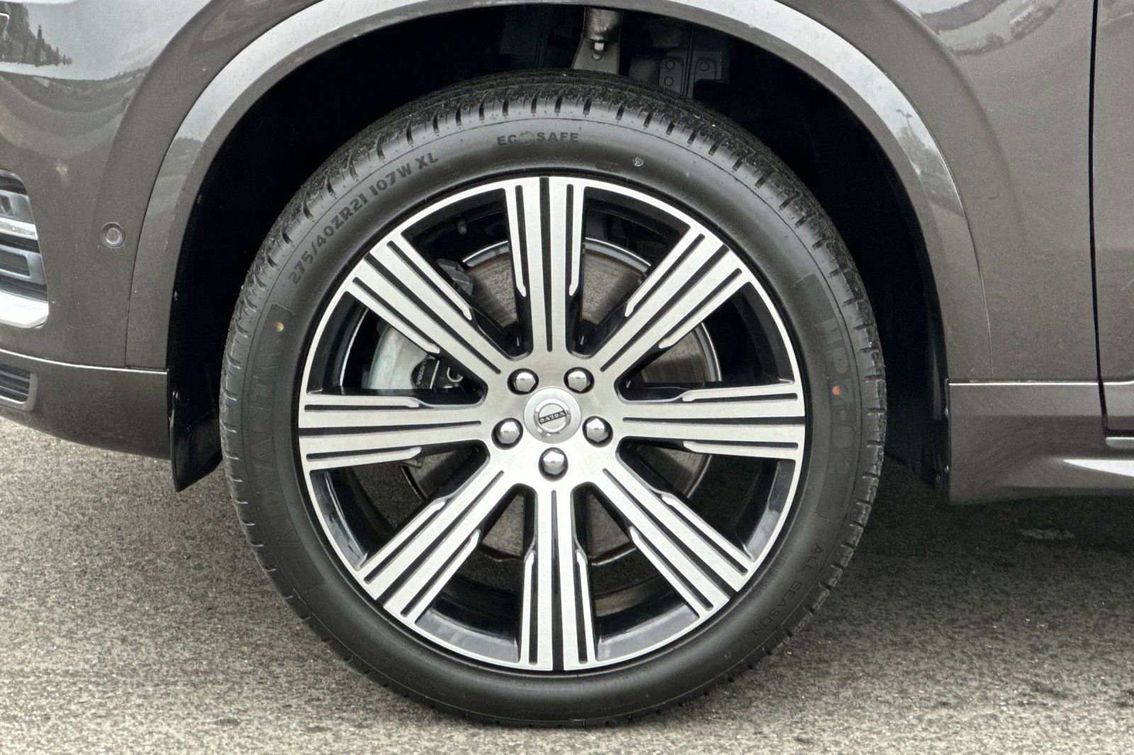 Used 2023 Volvo XC90 T8 Plus image 11