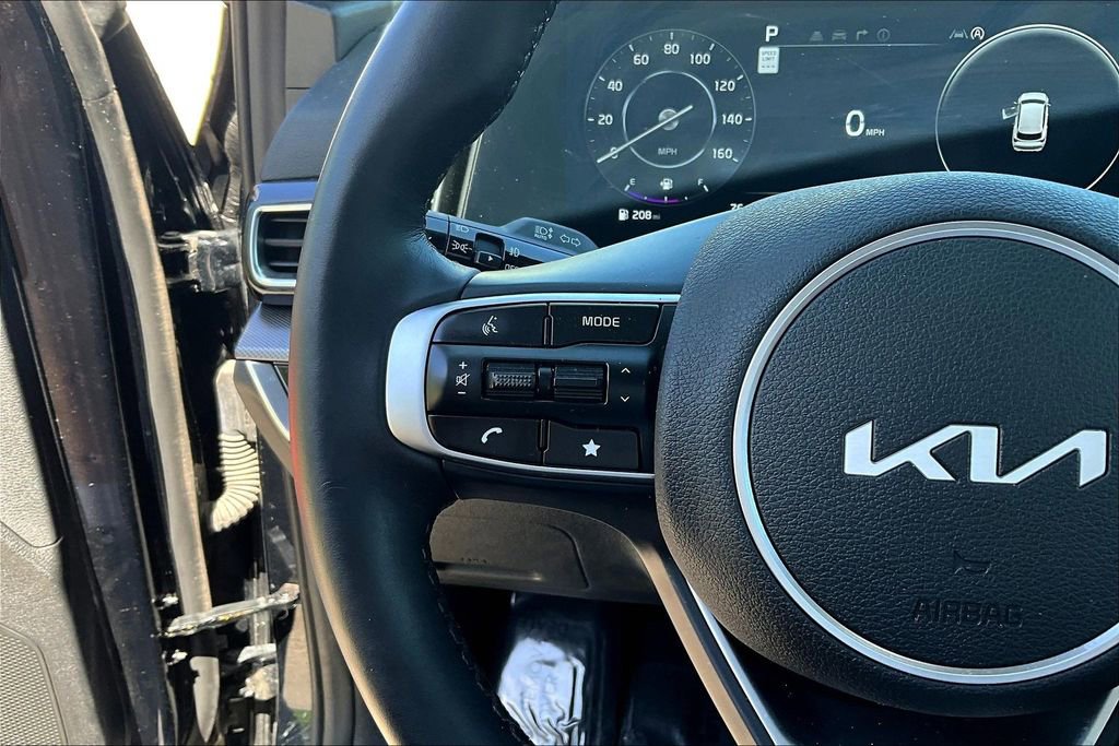 Certified 2025 Kia Sportage SX AWD/4WD image 11