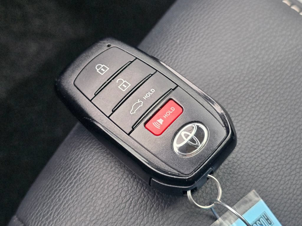 Used 2025 Toyota Camry SE FWD image 32