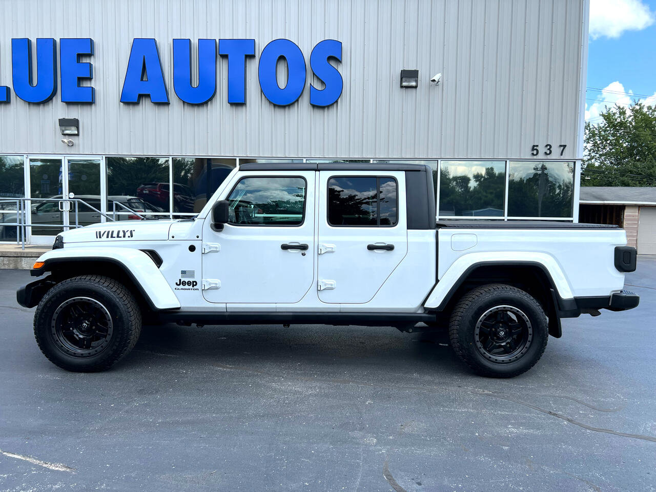 Used 2021 Jeep Gladiator Sport image 2