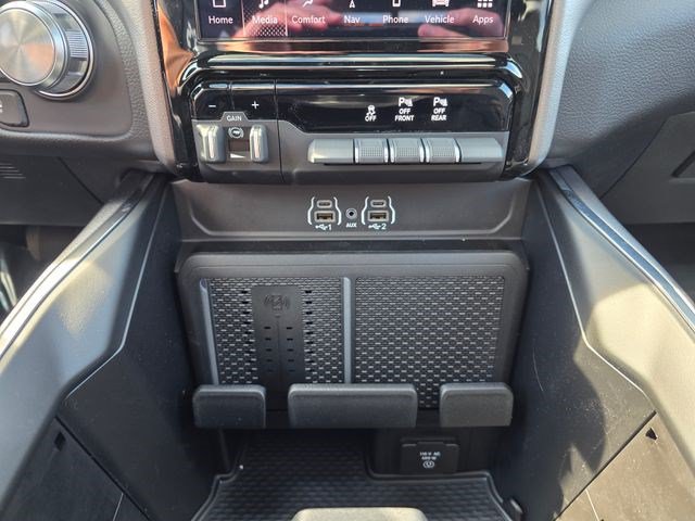 New 2026 RAM 1500 Laramie w/ Laramie Preferred Package AWD/4WD image 34