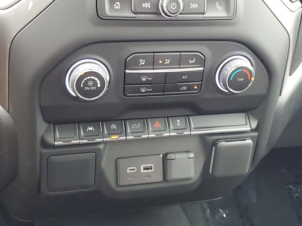 Used 2025 Chevrolet Silverado 1500 Custom image 17