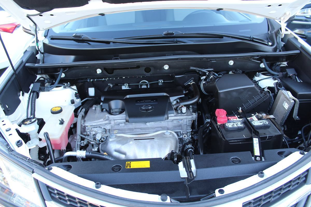 Used 2013 Toyota RAV4 LE AWD/4WD image 28