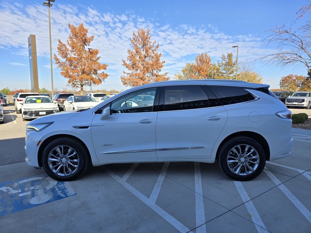 Used 2022 Buick Enclave Avenir w/ Avenir Technology Package image 6