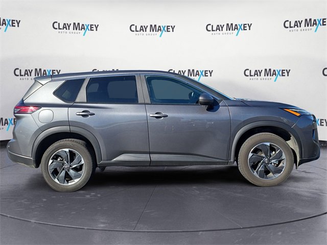 Used 2025 Nissan Rogue SV image 6