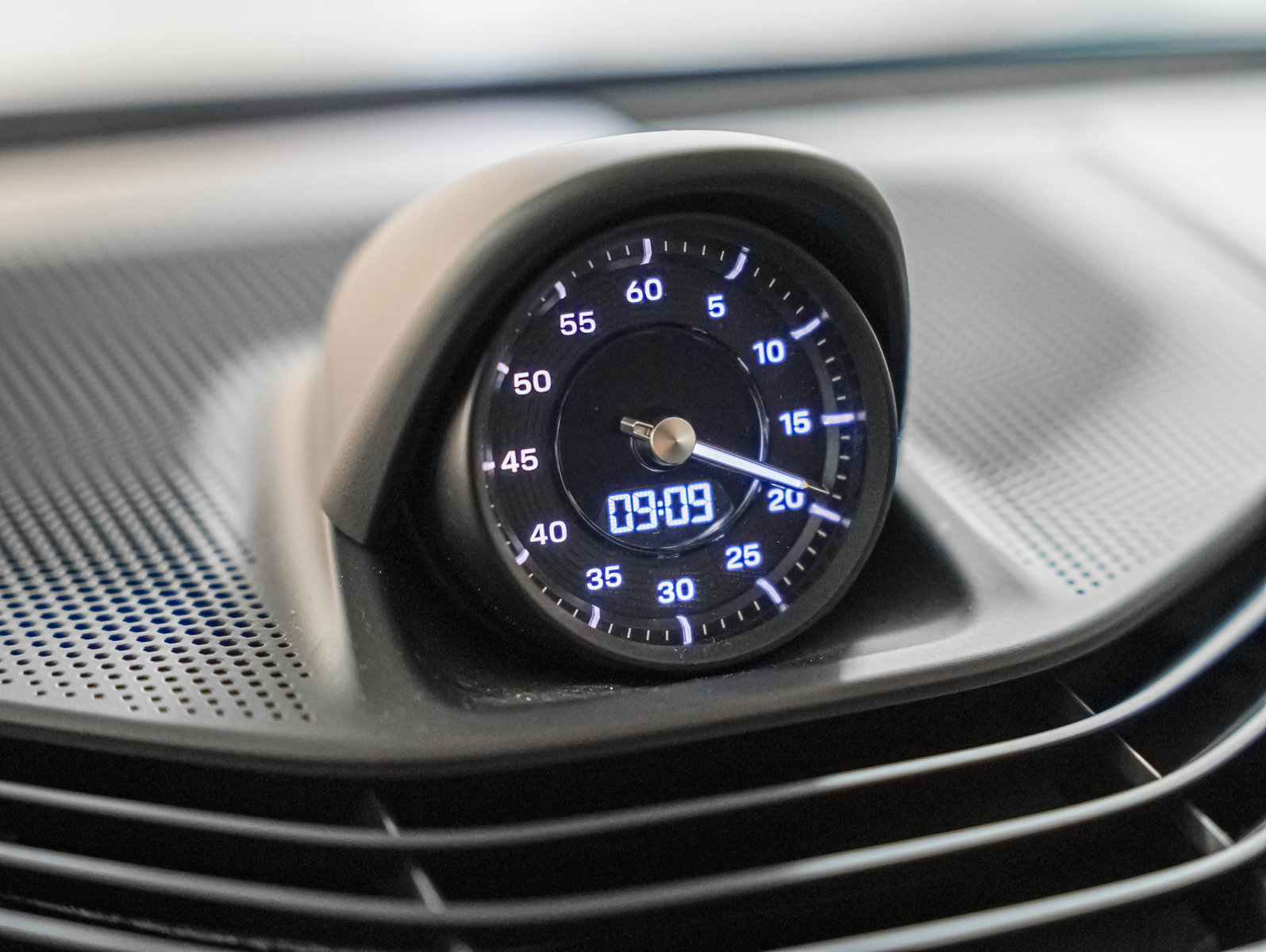 Certified 2022 Porsche Taycan GTS image 23