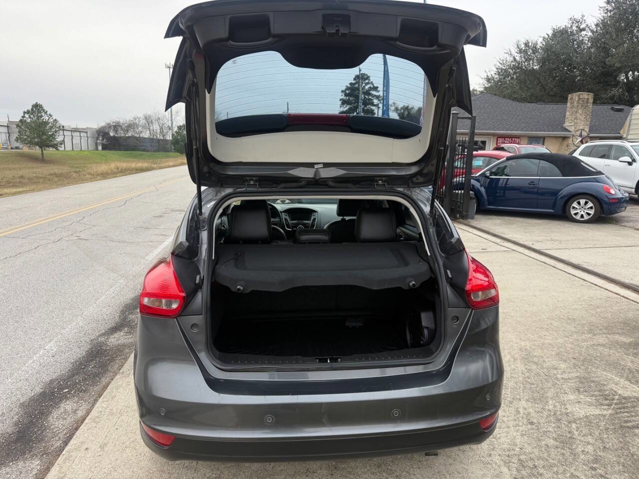 Used 2018 Ford Focus Titanium image 9