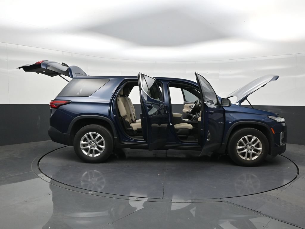 Used 2023 Chevrolet Traverse LS FWD image 28