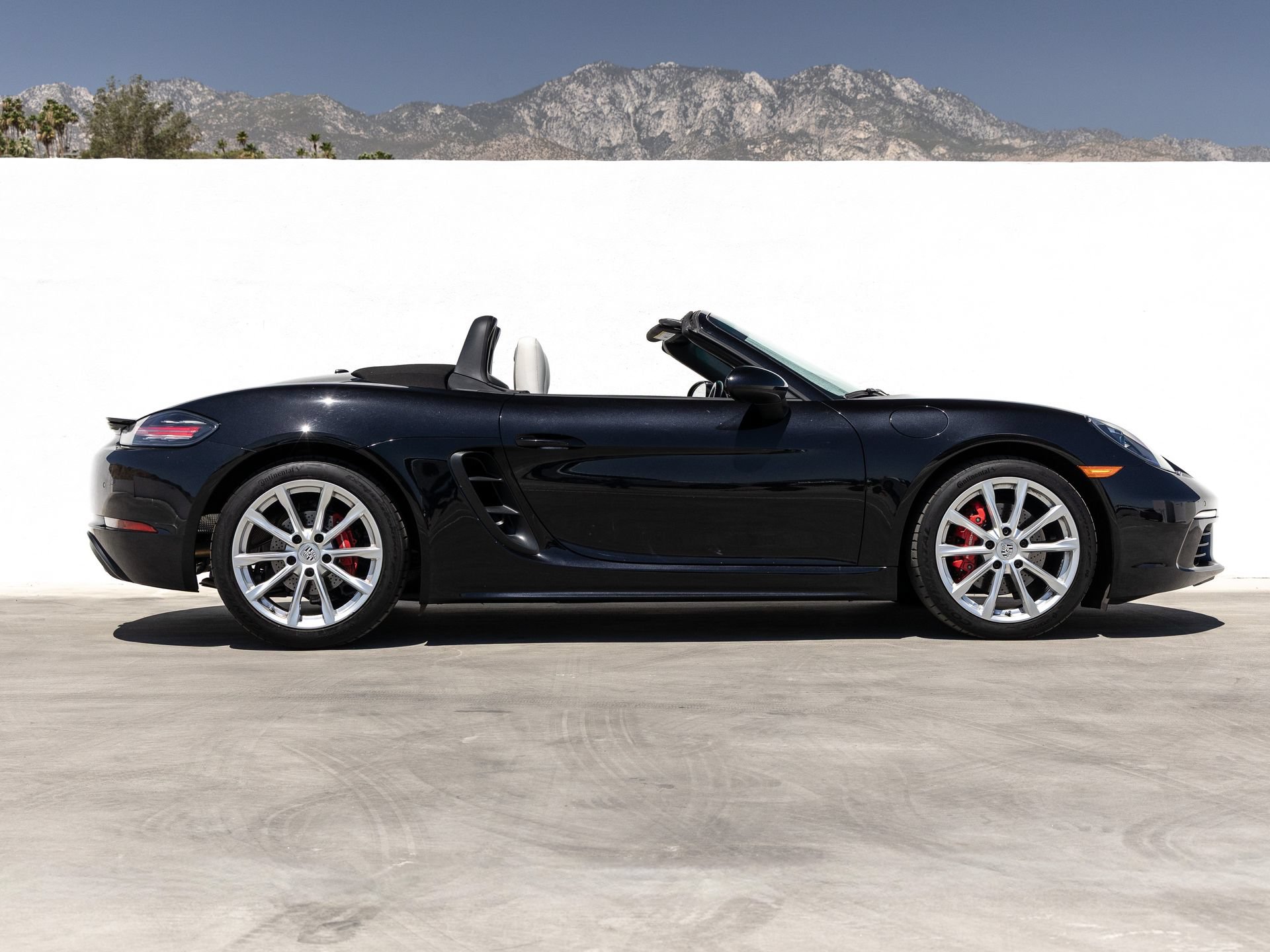 Certified 2025 Porsche 718 Boxster S RWD image 8