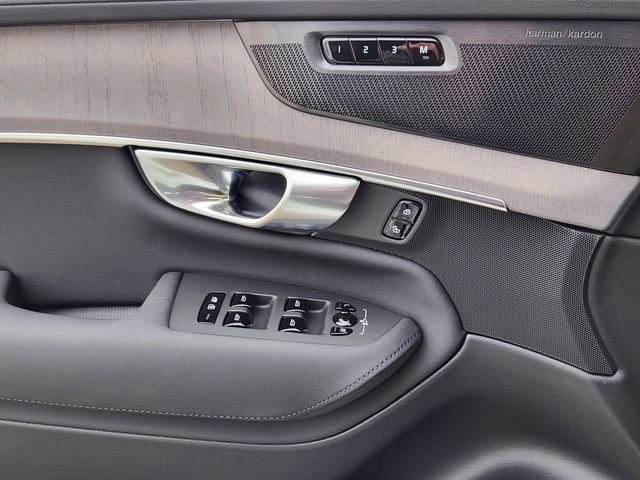 New 2026 Volvo XC90 T8 Ultra w/ Protection Package image 9