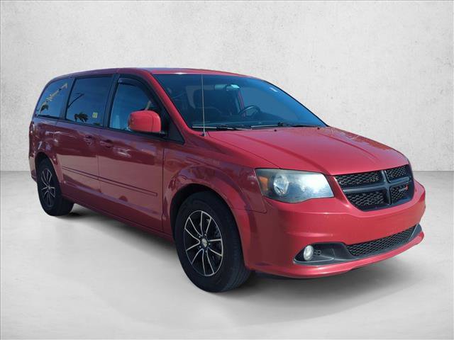 Used 2014 Dodge Grand Caravan SXT w/ Blacktop Package FWD image 3
