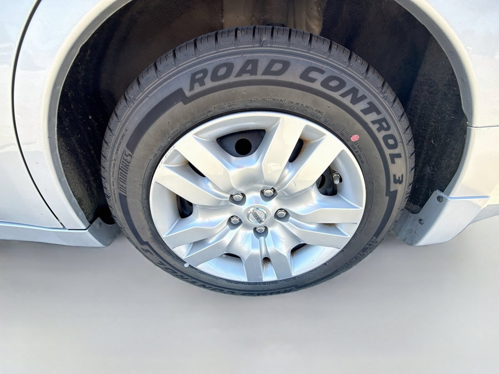 Used 2011 Nissan Altima 2.5 S FWD image 11