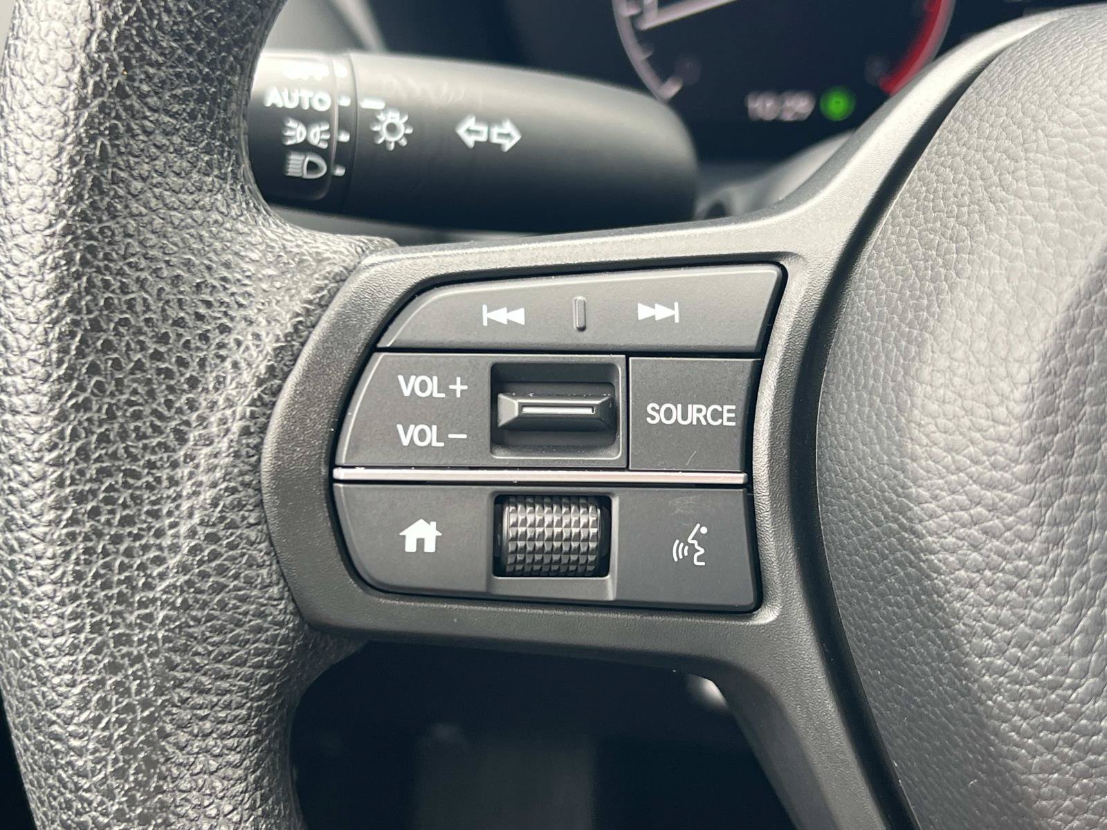 Certified 2025 Honda HR-V LX image 9