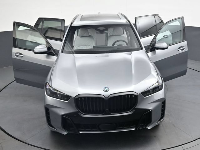 New 2026 BMW X5 xDrive50e w/ M Sport Package AWD/4WD image 40