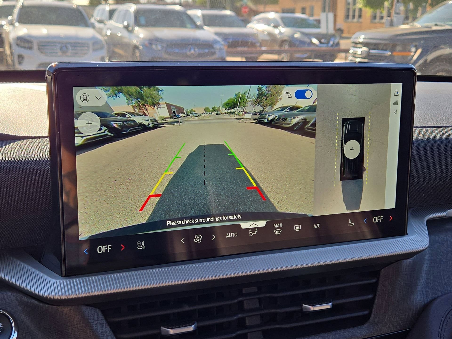 Used 2025 Ford Explorer Platinum RWD image 18