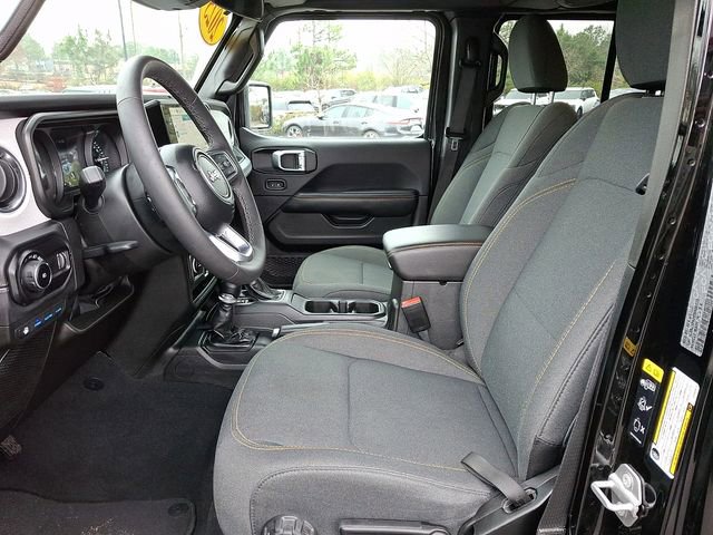 Used 2025 Jeep Wrangler Unlimited Sahara w/ Safety Group image 15