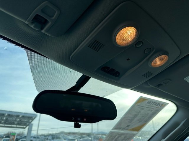 Used 2017 Chevrolet Traverse LT w/ Style and Technology Package image 15