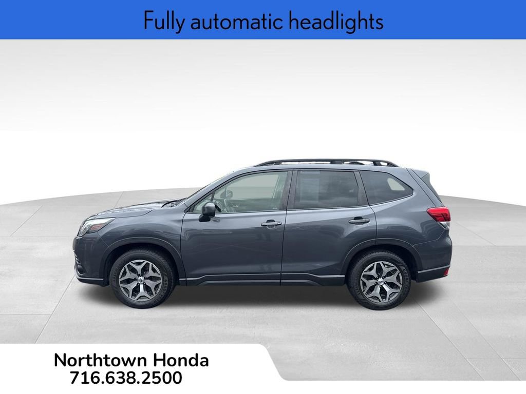 Used 2022 Subaru Forester Premium image 8