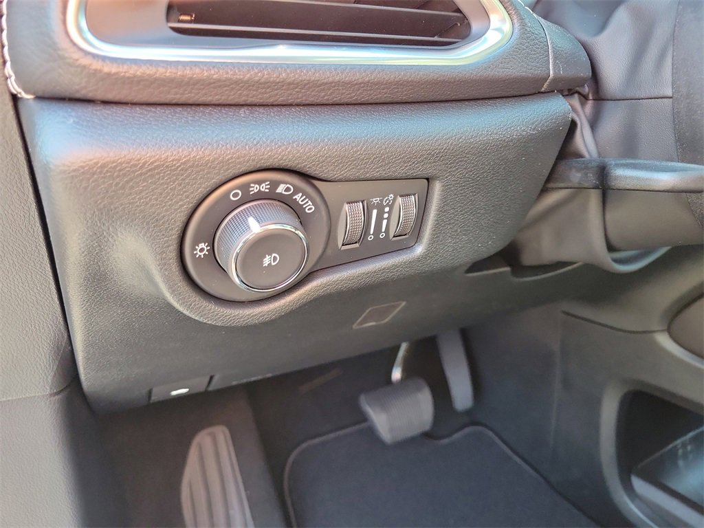 New 2026 Chrysler Pacifica Limited image 21