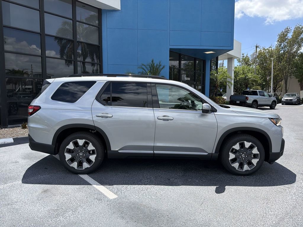 New 2026 Honda Pilot Touring image 9