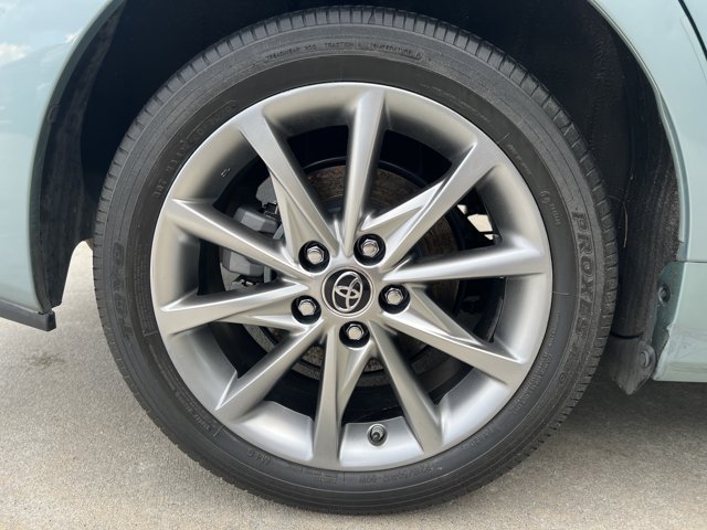 Used 2017 Toyota Prius V Five w/ Advanced Technology Package FWD image 18