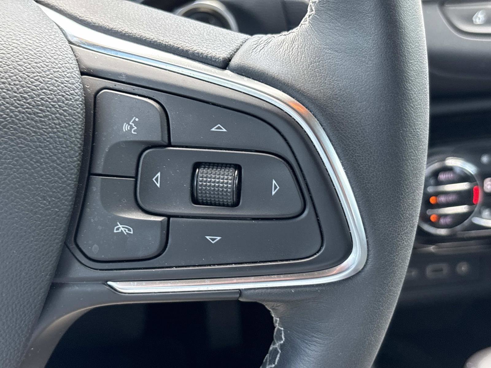 Used 2022 Buick Encore GX Essence w/ Advanced Technology Package FWD image 20