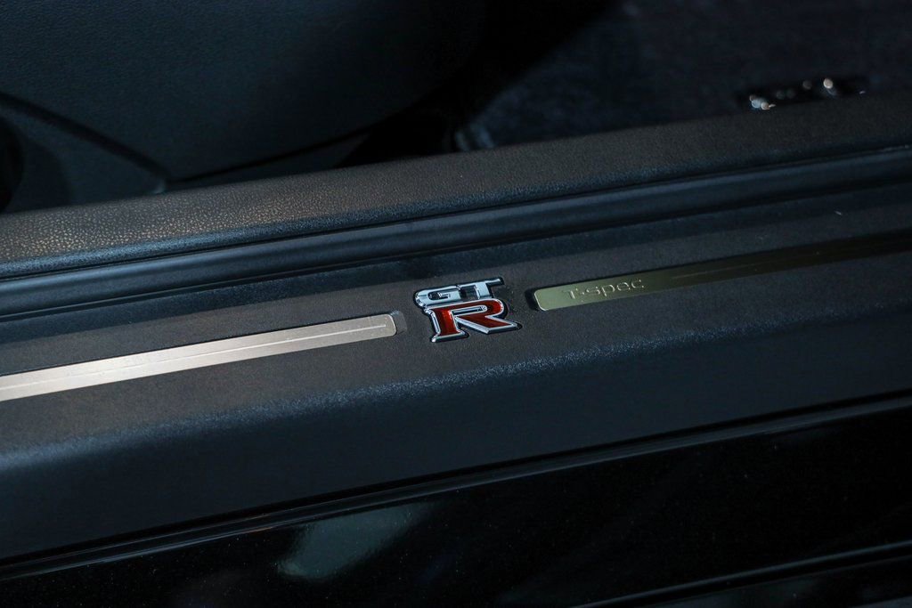 Used 2021 Nissan GT-R Premium image 24