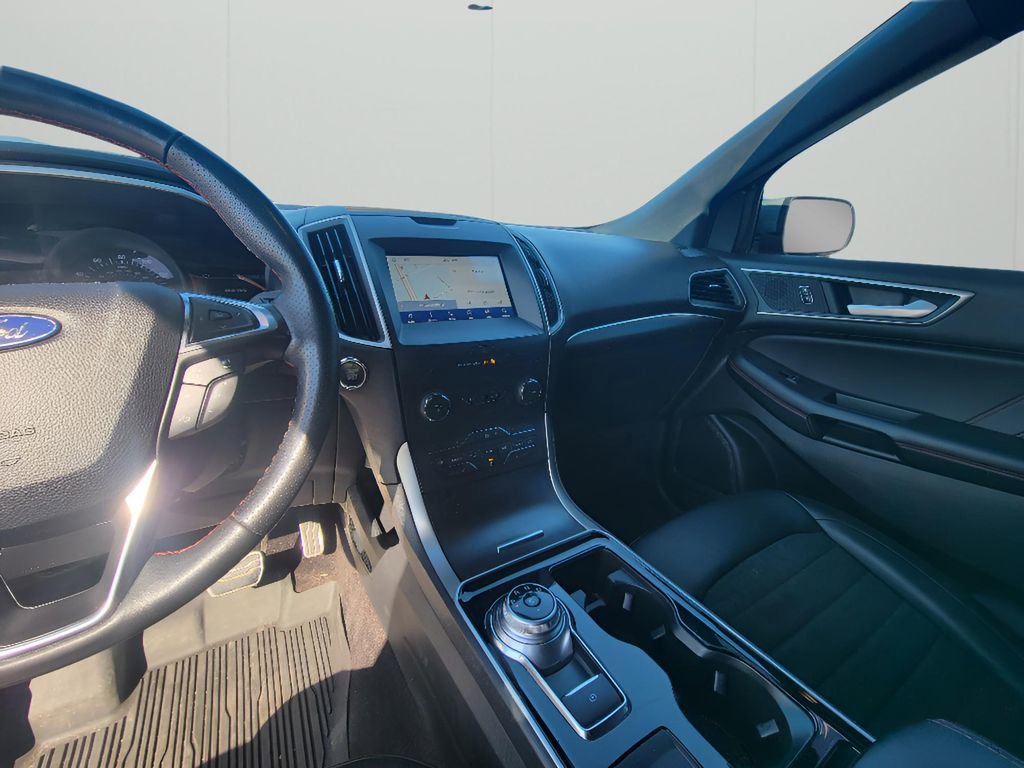 Used 2020 Ford Edge ST-Line w/ Cold Weather Package AWD/4WD image 18
