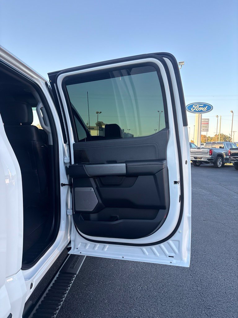 Used 2024 Ford F350 Lariat w/ Lariat Ultimate Package AWD/4WD image 30