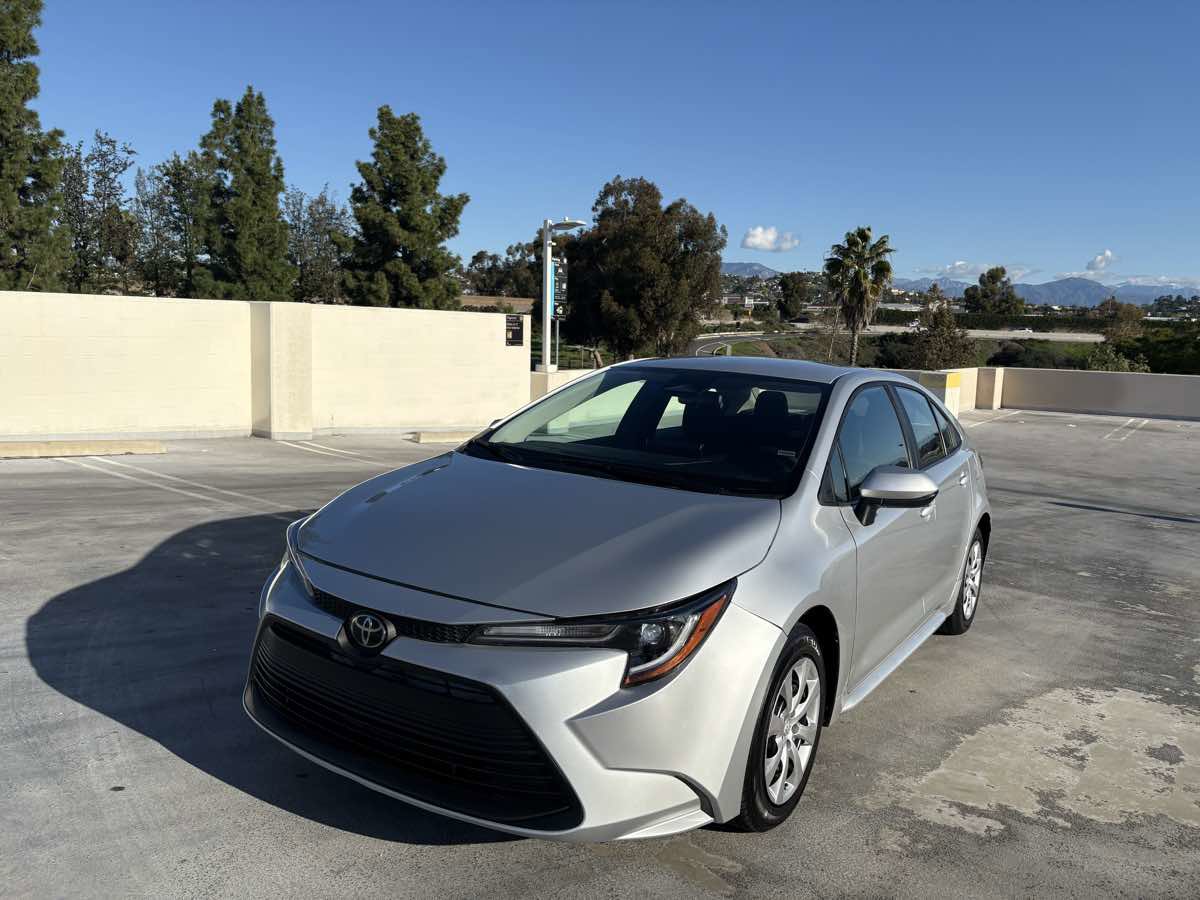 Used 2025 Toyota Corolla LE image 3