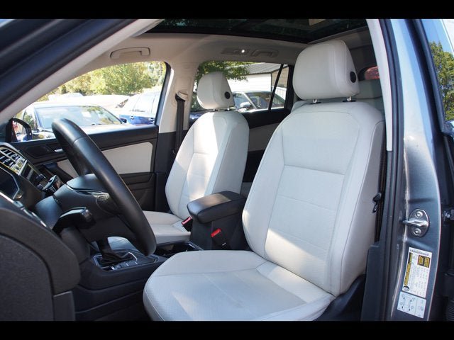 Used 2020 Volkswagen Tiguan SEL FWD image 18