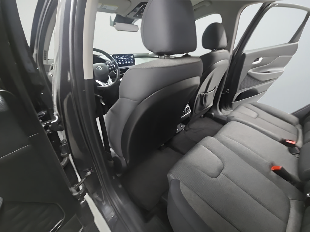 Certified 2023 Hyundai Santa Fe SEL AWD/4WD image 17