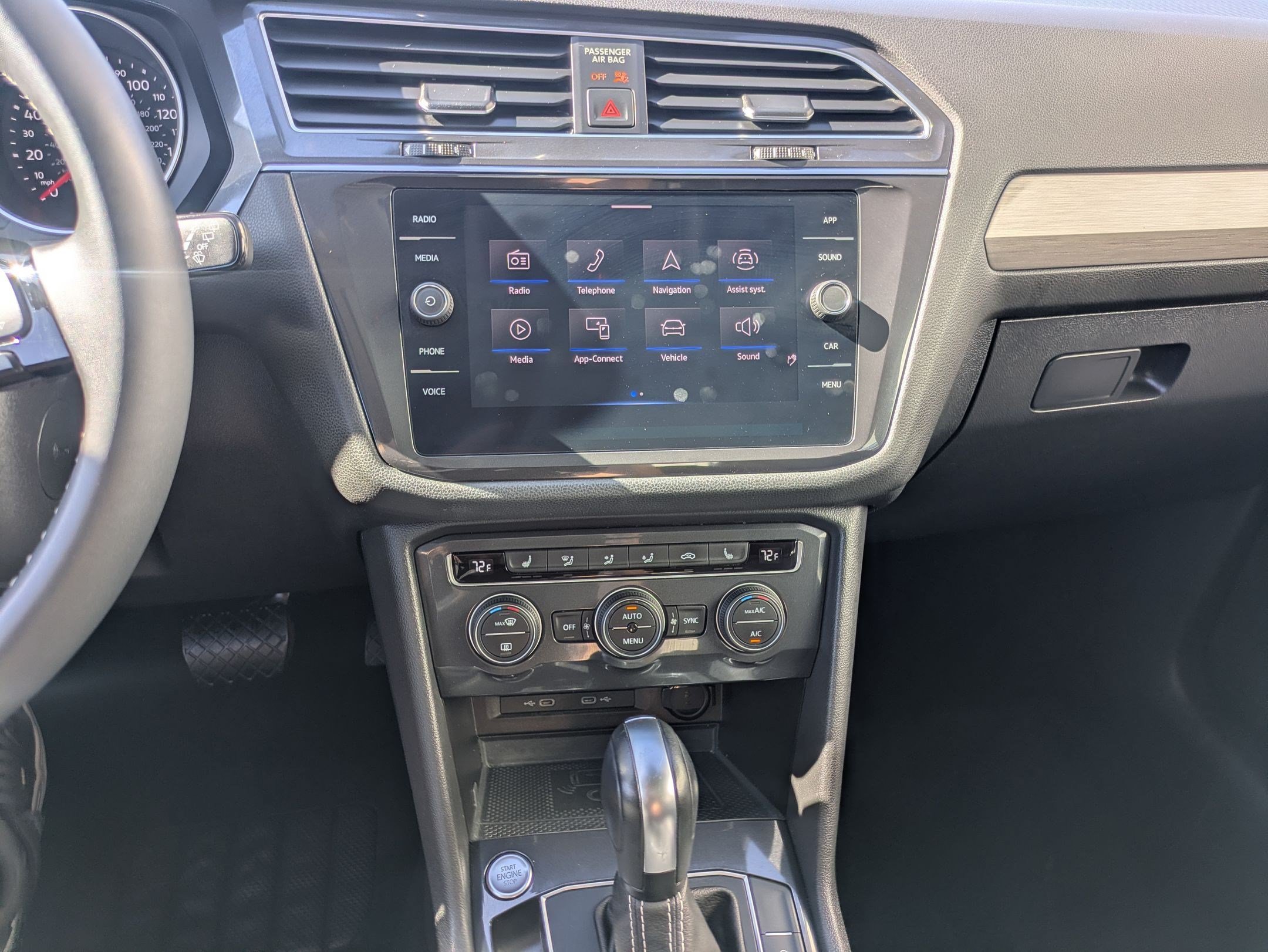 Used 2021 Volkswagen Tiguan SE w/ Panoramic Sunroof Package AWD/4WD image 28