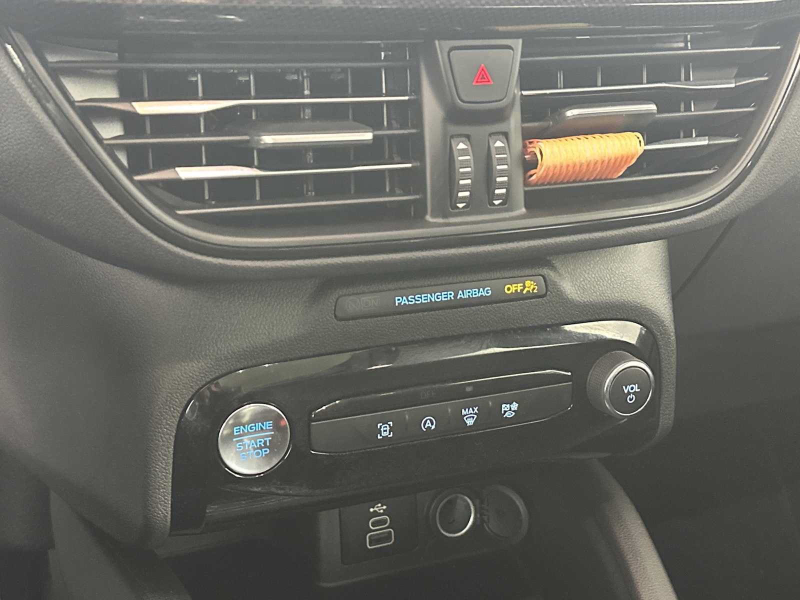 Used 2025 Ford Escape ST-Line w/ Tech Pack #1 FWD image 33