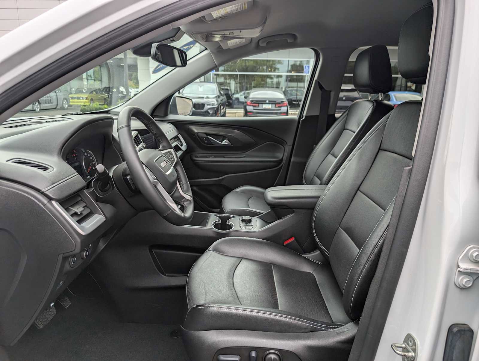 Used 2023 GMC Terrain SLT image 24