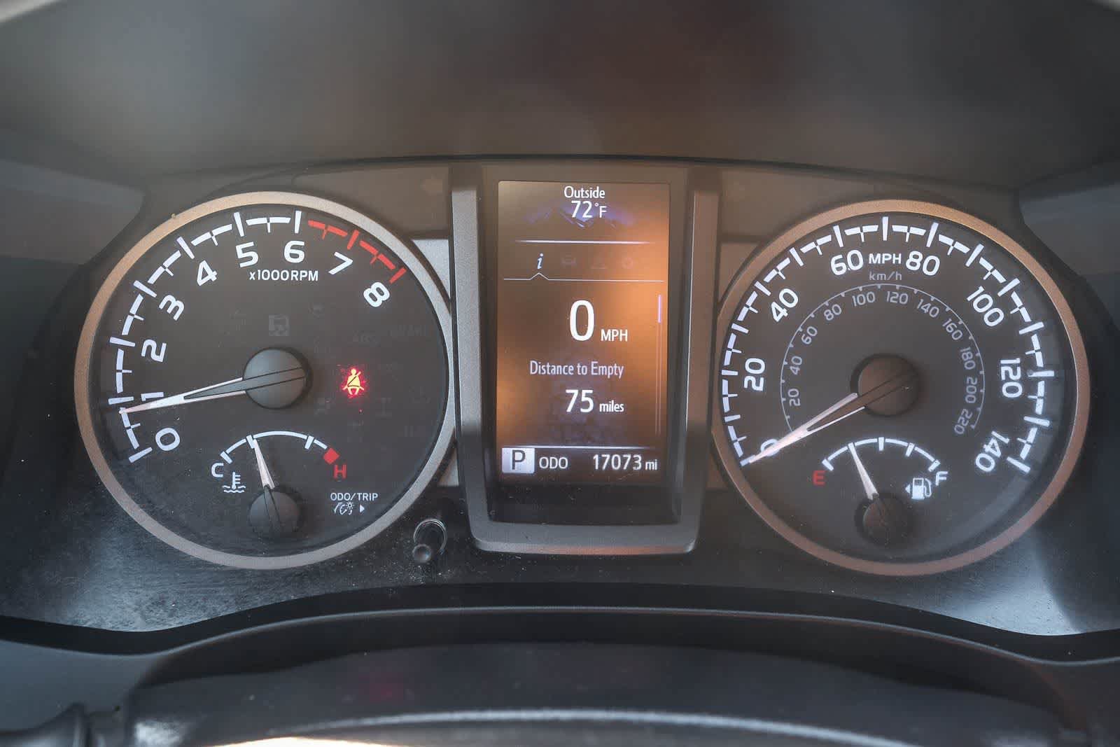 Certified 2022 Toyota Tacoma TRD Off-Road AWD/4WD image 25