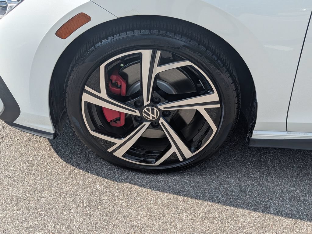 Used 2026 Volkswagen GTI SE FWD image 6