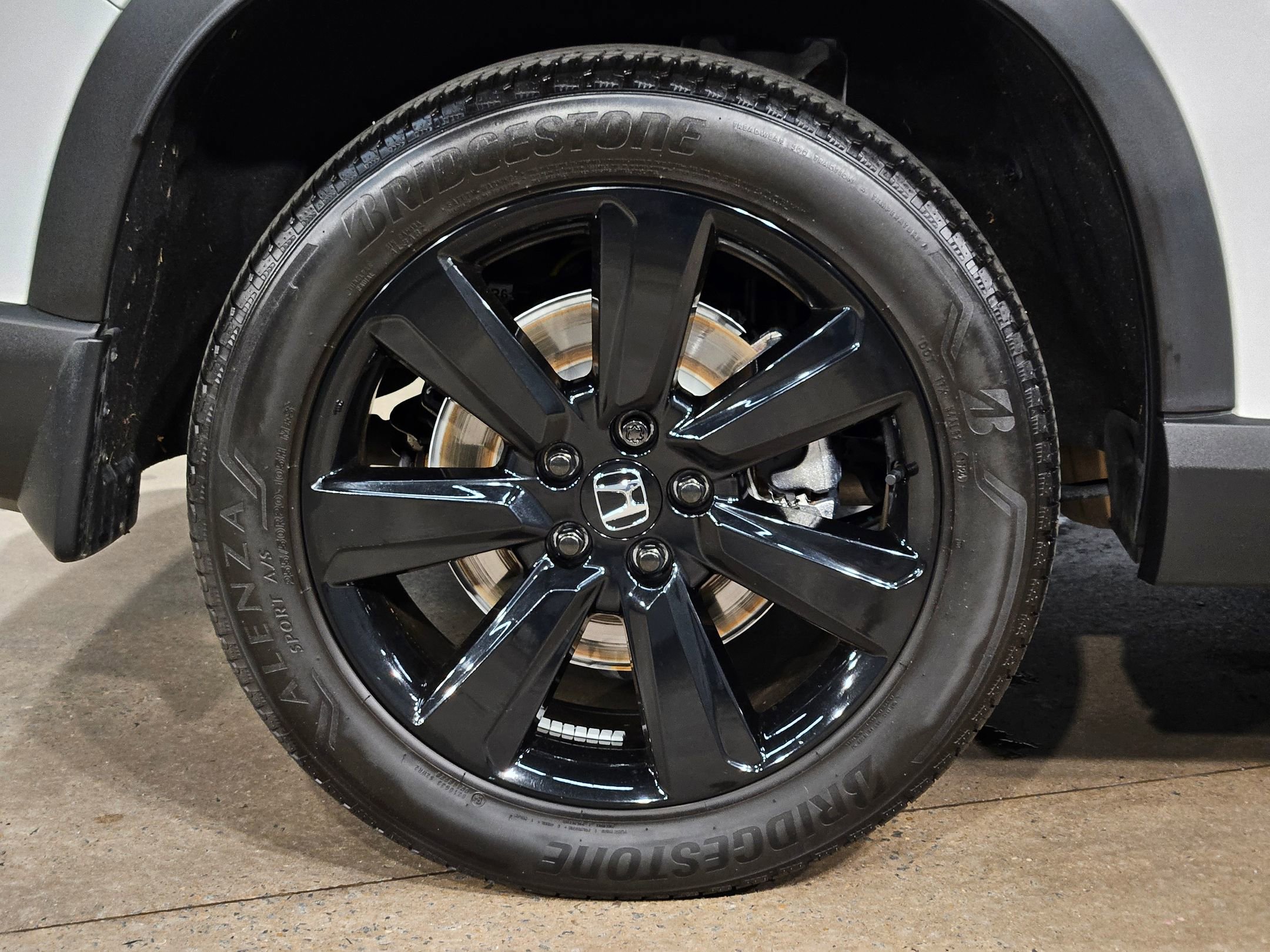 Used 2025 Honda Pilot Black Edition image 17