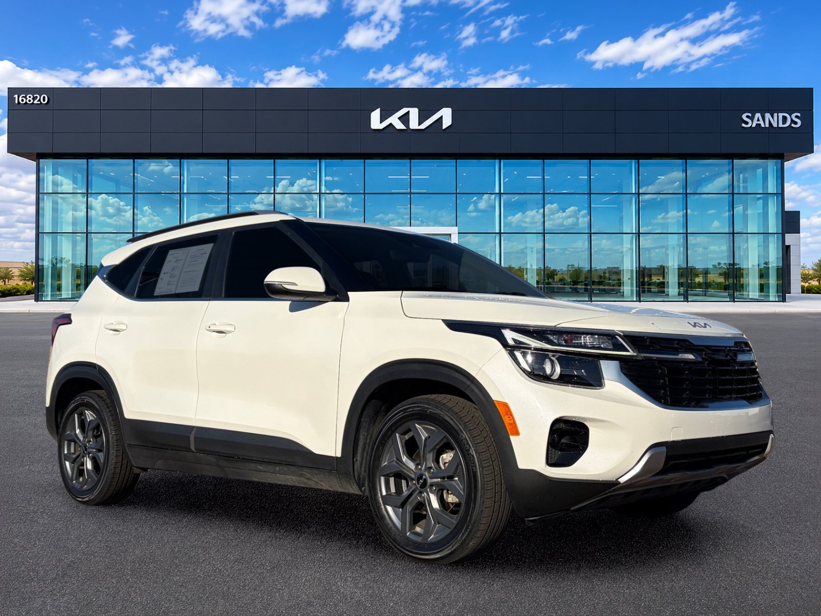 Certified 2024 Kia Seltos S FWD image 2