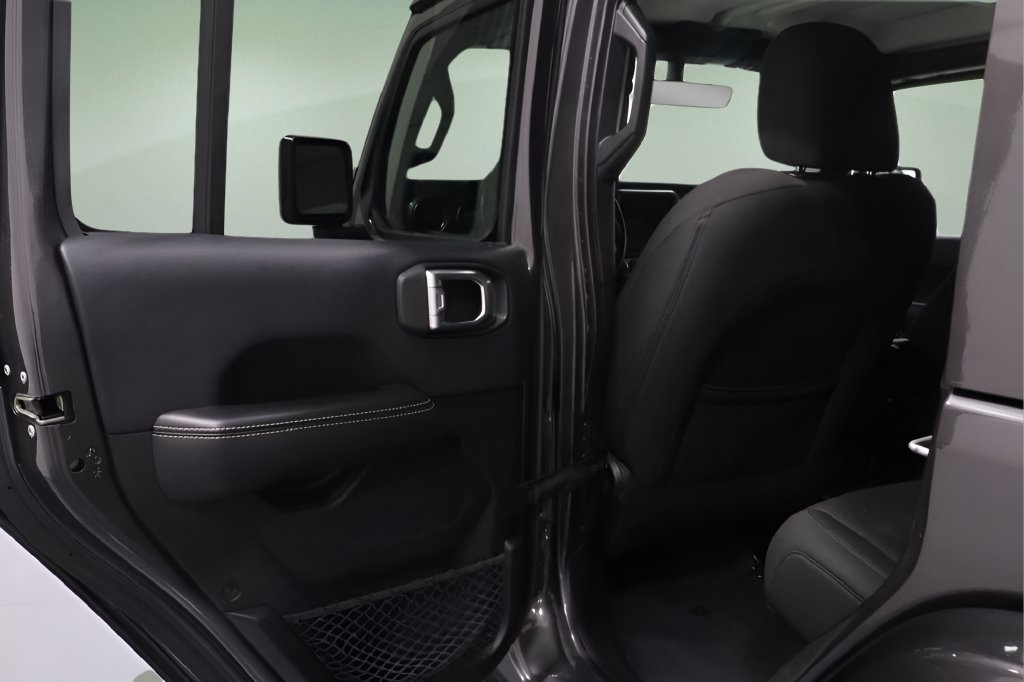 Certified 2018 Jeep Wrangler Unlimited Sahara AWD/4WD image 13