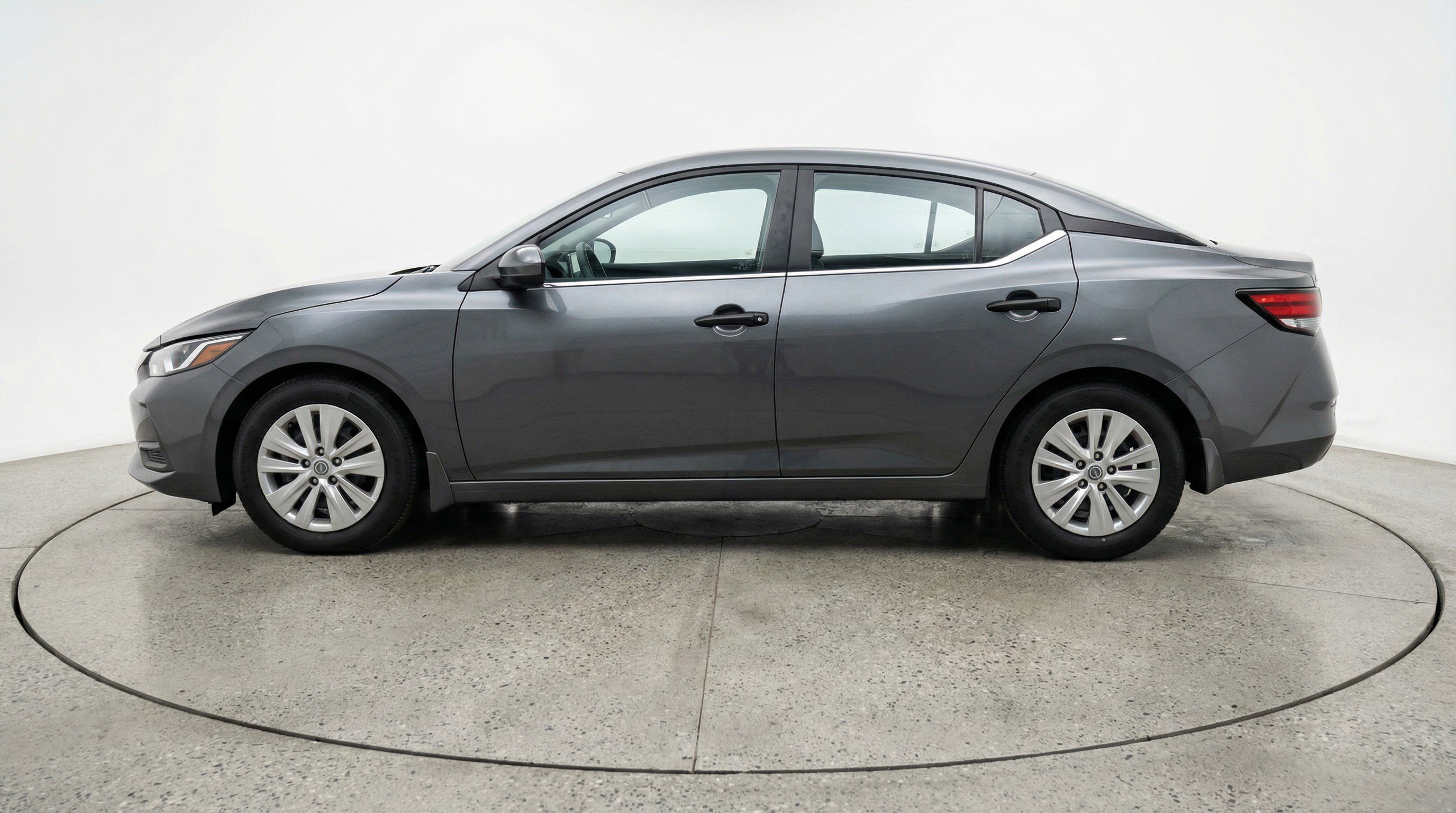 Used 2025 Nissan Sentra S image 5