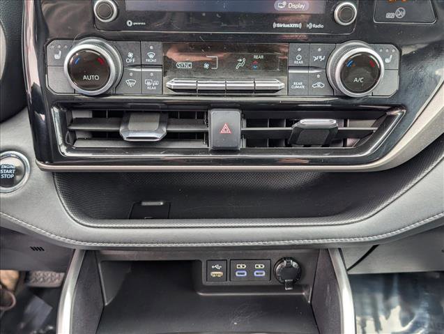 Used 2022 Toyota Highlander XLE image 15