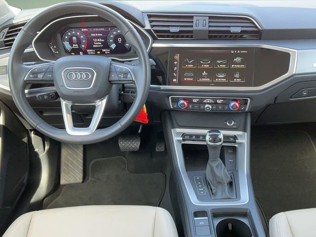 Used 2025 Audi Q3 2.0T Premium image 11