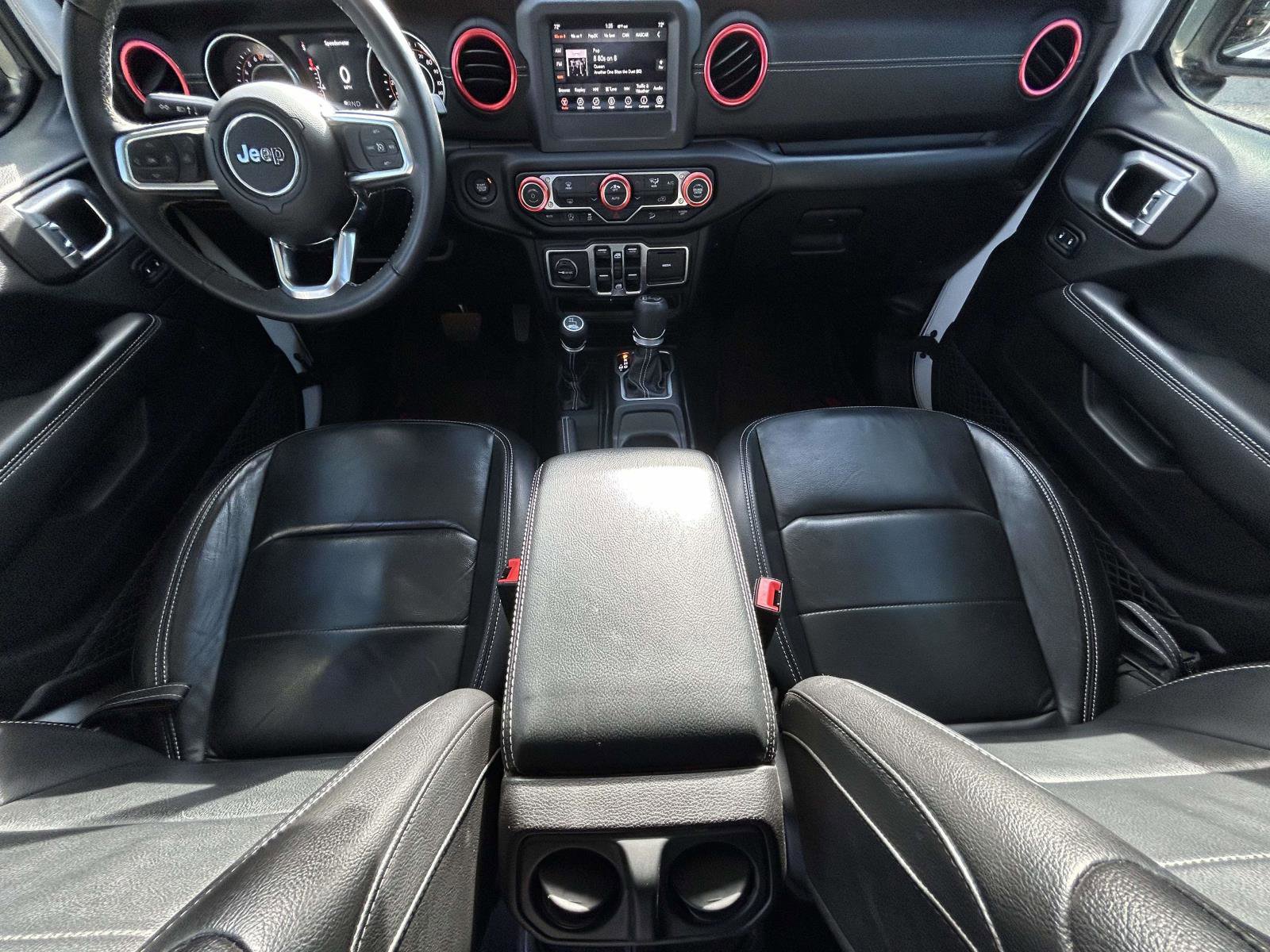 Used 2018 Jeep Wrangler Unlimited Sahara image 12